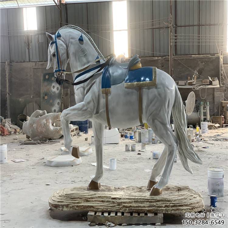 小區戰馬雕塑,仿真主題,彩繪工藝效果 小區戰馬雕塑,仿真主題,彩繪工藝效果