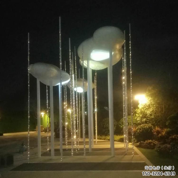 街道云朵雕塑，鍛造景觀雕塑，燈光效果
