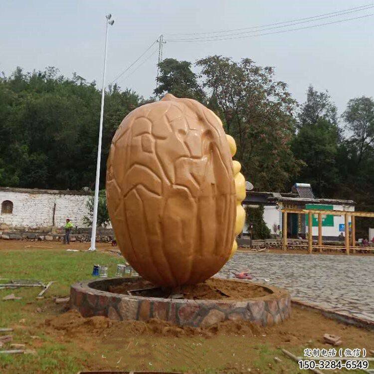 大型核桃雕塑 商業(yè)街廣場雕塑 古銅色擺件 大型核桃雕塑 商業(yè)街廣場雕塑 古銅色擺件