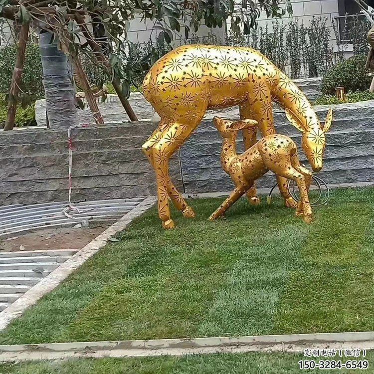 小鹿雕塑展品，透雕工藝，戶外鏤空小鹿雕塑精品