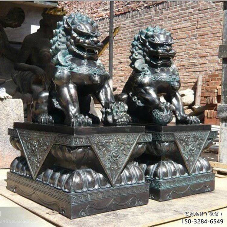 青銅獅子雕塑供應(yīng),城區(qū)小品,戶外蹲獅雕塑制造商 青銅獅子雕塑供應(yīng),城區(qū)小品,戶外蹲獅雕塑制造商