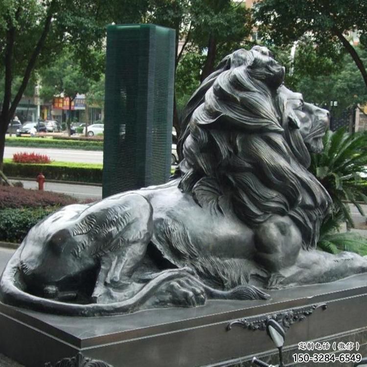 公園獅子雕塑定做，小區擺件，鑄銅趴獅雕塑制作