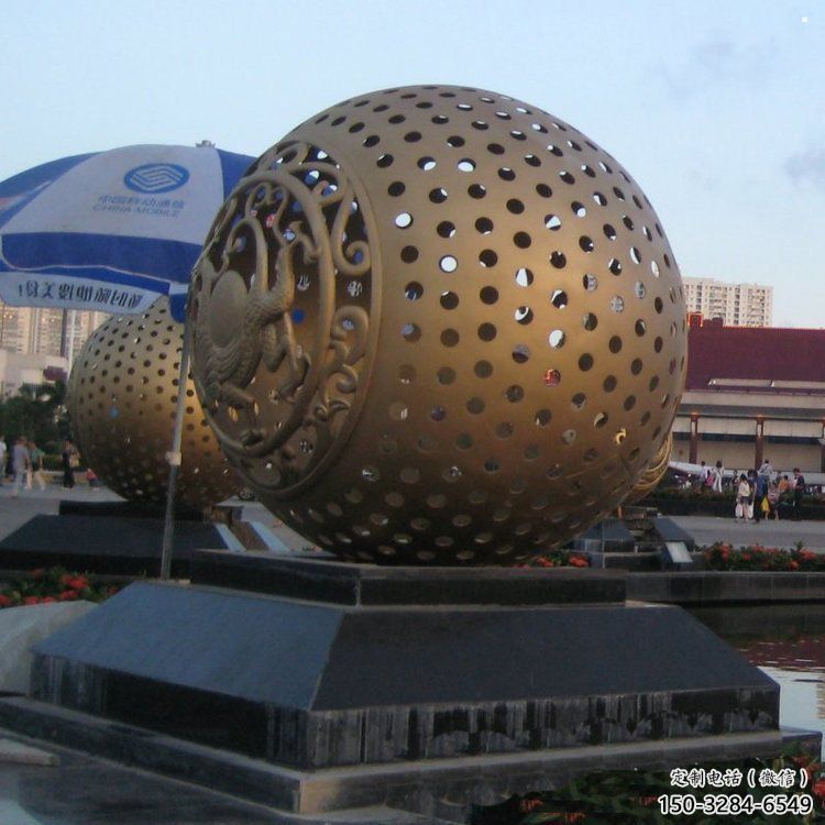 鏤空球雕塑點擊，圓雕體系，烤漆鏤空球雕塑標準