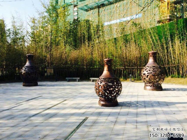 銅花瓶雕塑制造商,小區(qū)擺件,景觀銅花瓶雕塑廠家 銅花瓶雕塑制造商,小區(qū)擺件,景觀銅花瓶雕塑廠家