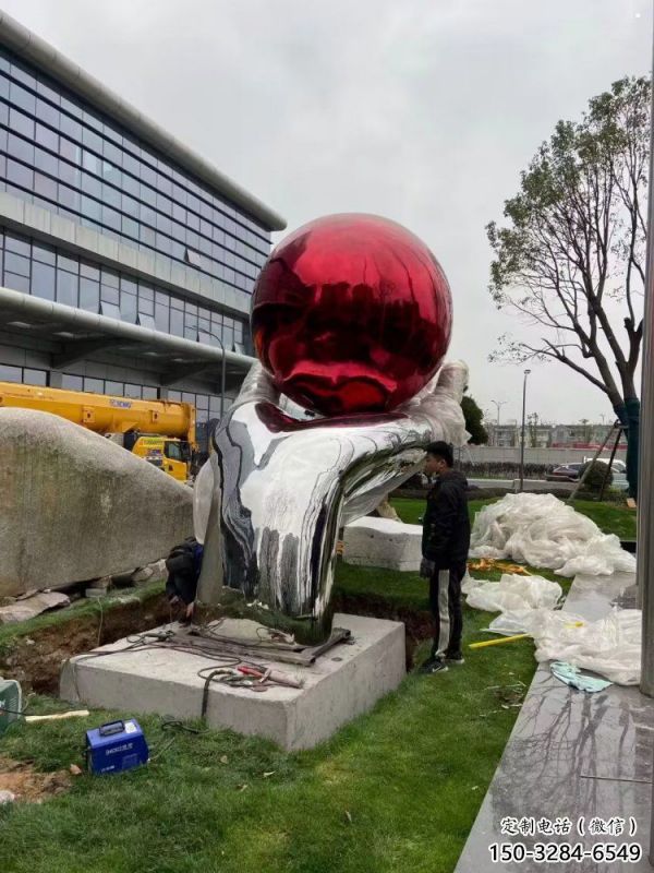 火球雕塑制作,鍛造工藝,廣場手托火球雕塑選用廠家 火球雕塑制作,鍛造工藝,廣場手托火球雕塑選用廠家