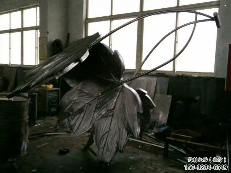 楓葉雕塑服務(wù)商,噴泉雕塑,不銹鋼楓葉雕塑訂做廠家 楓葉雕塑服務(wù)商,噴泉雕塑,不銹鋼楓葉雕塑訂做廠家