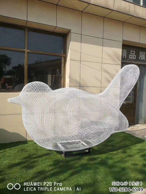 鏤空鳥雕塑優(yōu)選，多彩藝術，抽象鐵藝小鳥雕塑選用