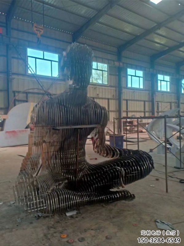 鏤空編織人物雕塑制造，白鋼構(gòu)件，鐵藝人物雕塑提供