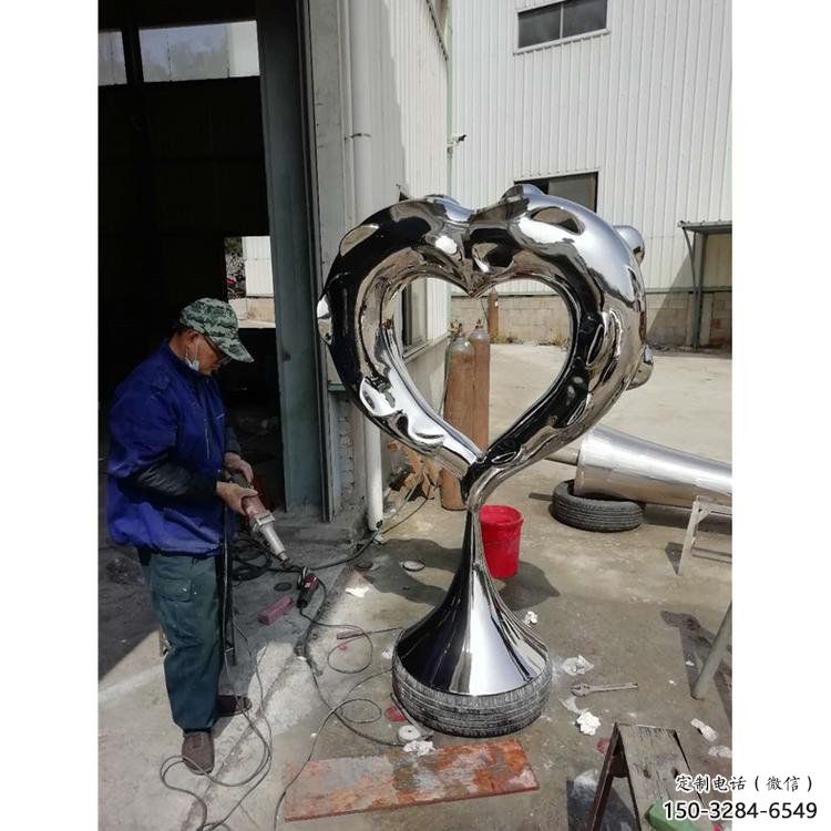 心形雕塑工廠選用，街道標識，景觀鏡面心形雕塑批發(fā)