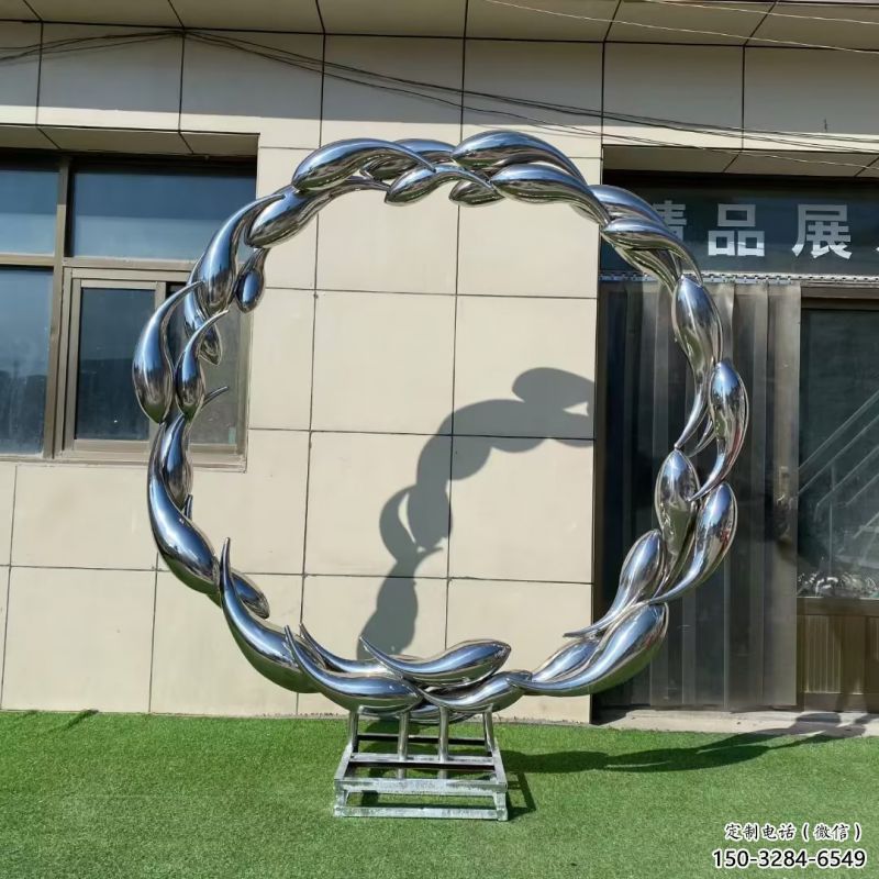 金魚雕塑訂做特供，室外軟裝，標(biāo)志圓環(huán)金魚雕塑供應(yīng)