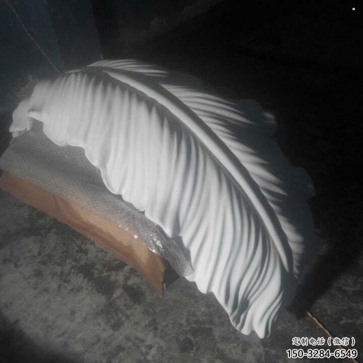 昆明羽毛雕塑供應，花園小品，酒店玻璃鋼羽毛雕塑展品