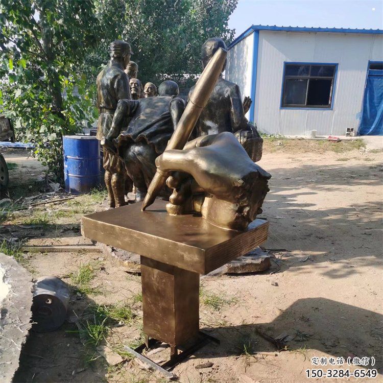 湖州手握鋼筆雕塑，街道標(biāo)識，玻璃鋼手握鋼筆雕塑廠家